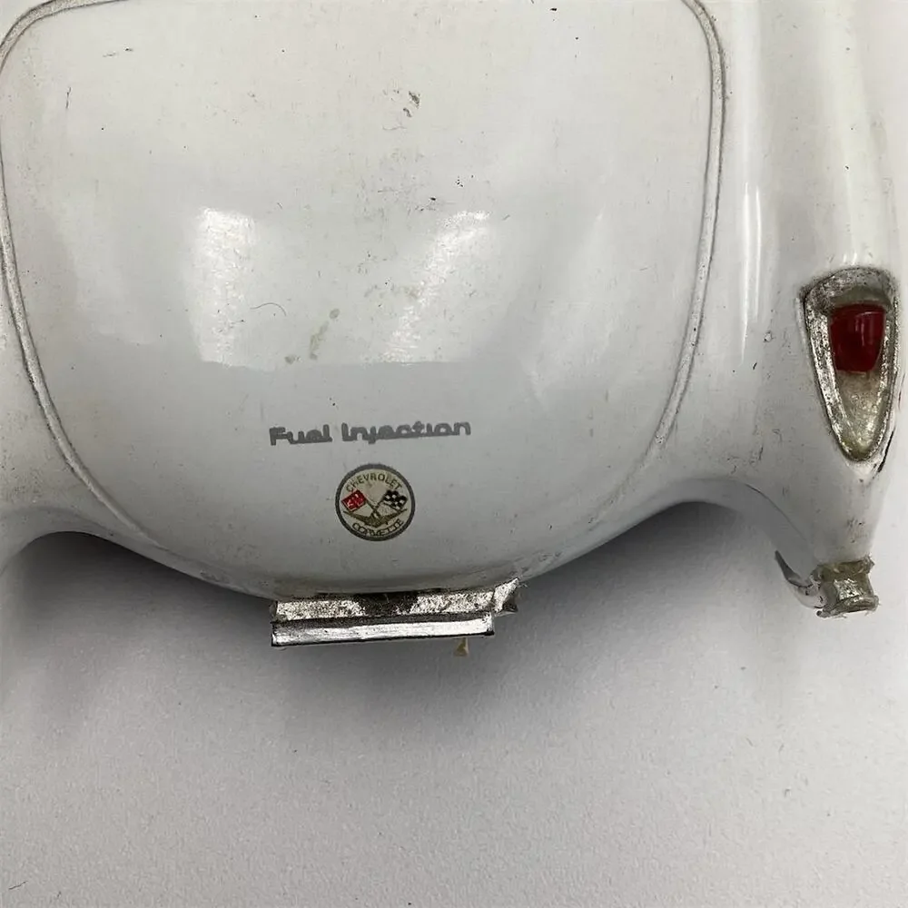 1957 Chevrolet Corvette‎ Diecast Model 1/24 Scale White Vintage Car